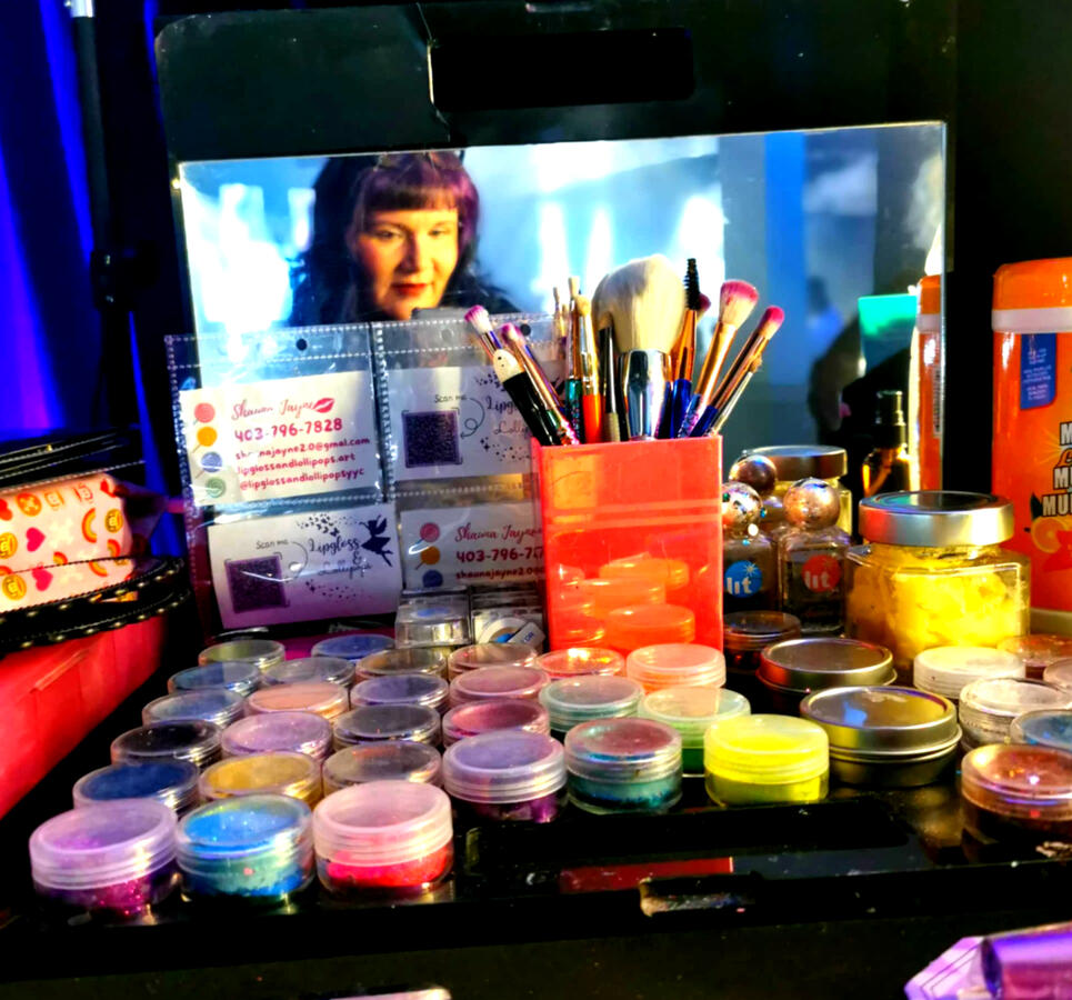 Glitter Bar too Glitter Bar too